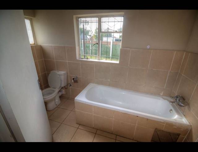 3 BEDROOM HOUSE FOR SALE IN CRESSLAWN
